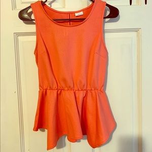 The Mint Julep boutique Coral Peplum top